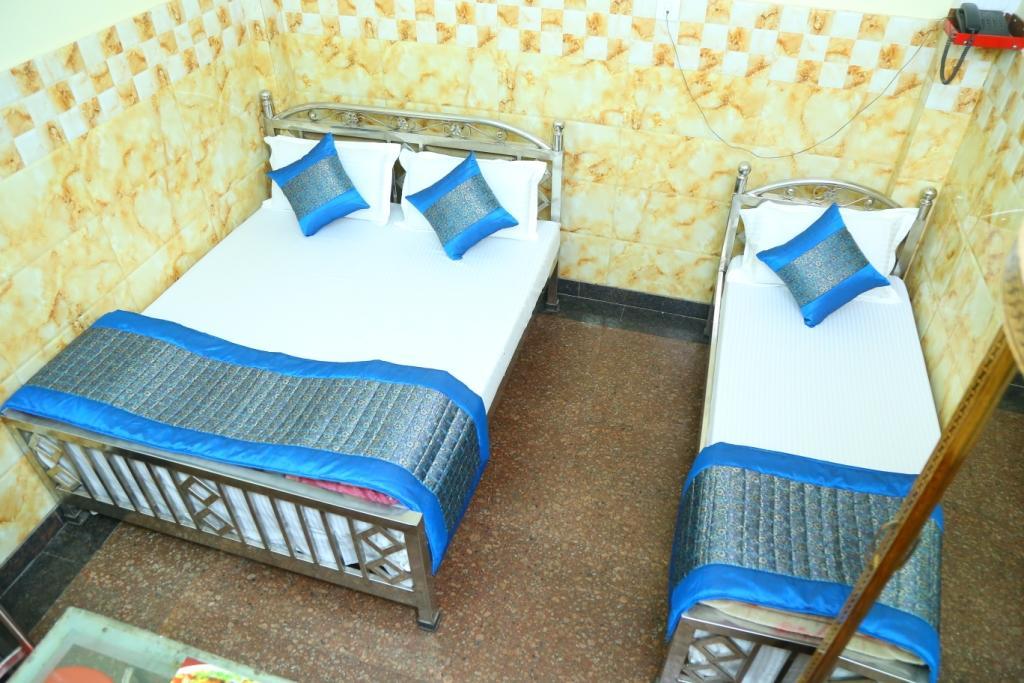 Hotel Ayesha Palace Делхи Екстериор снимка