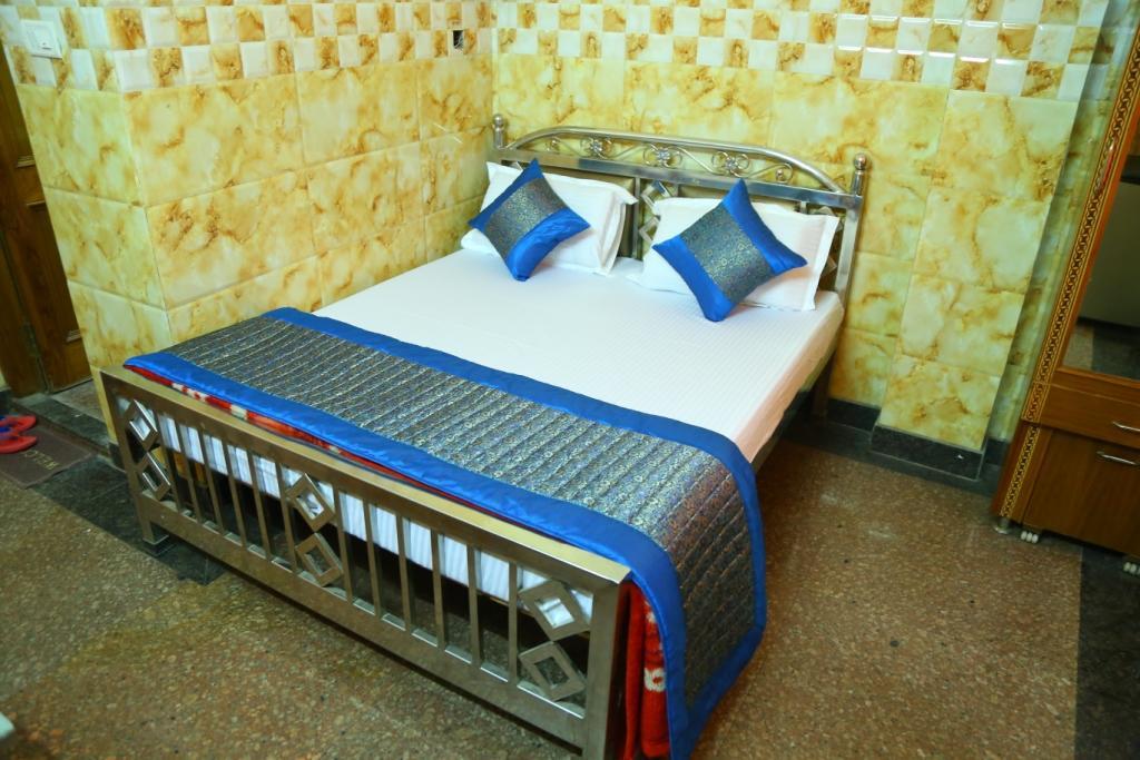 Hotel Ayesha Palace Делхи Екстериор снимка